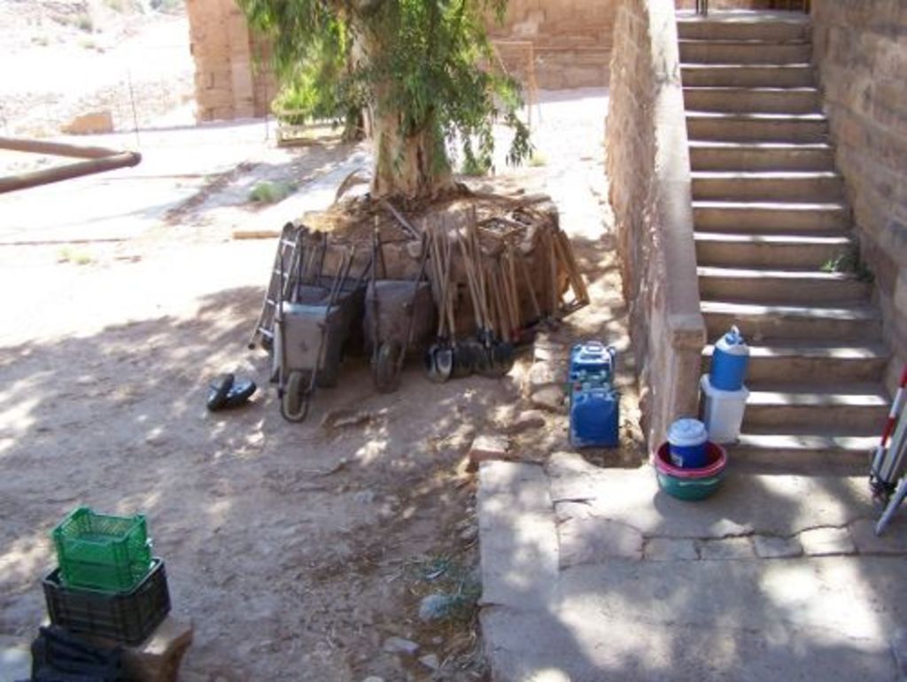 Fig. 7: Excavation tools waiting to be inspected (photo: S. Hoffmann)