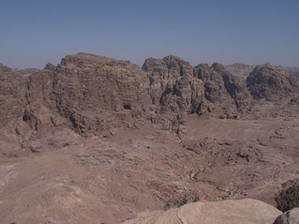 View from Jabal N’mer to Umm al-Biyara and Petra city center (photo: S. G. Schmid)