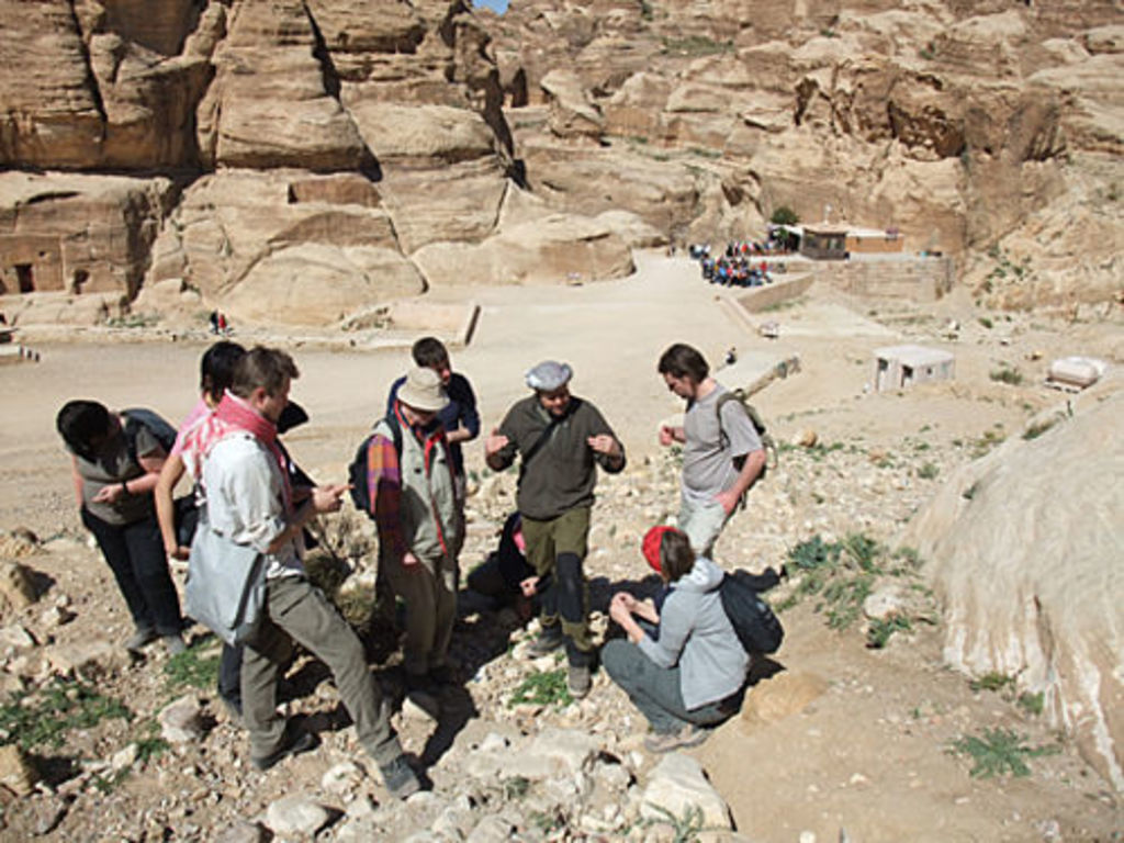 View from the terrace of the Ashla area towards the entrance of the Siq (photo: A. Barmasse)
