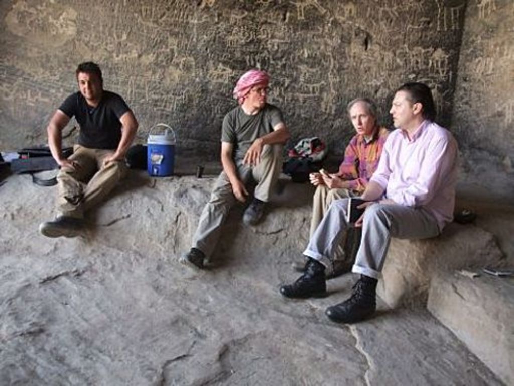 Robert Wenning is discussing with Thorsten Ehrenberg some of the unresolved questions about the Nabataeans (photo: A. Barmasse)