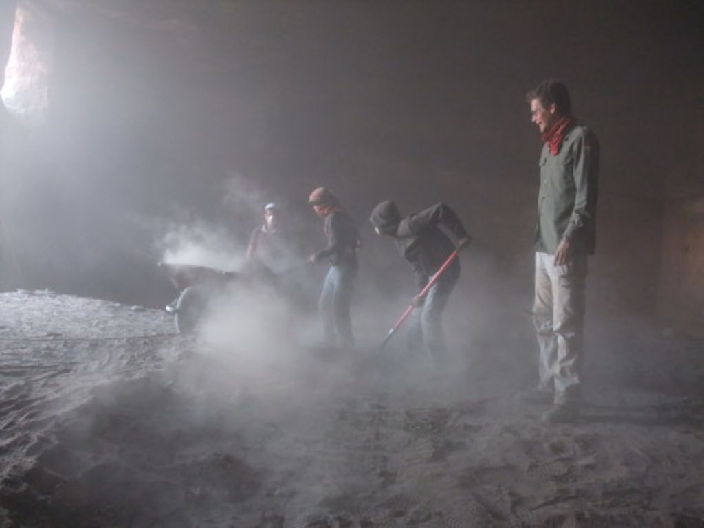 Fig. 52: Sebastian Hoffmann and his team cleaning the inside of one of the Khubta tombs.