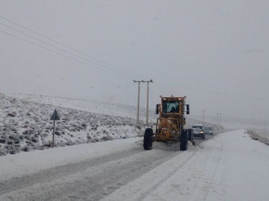 Fig. 2: The road to Shobak. Actually it was cleaned much quicker as in similar situations in Berlin ...