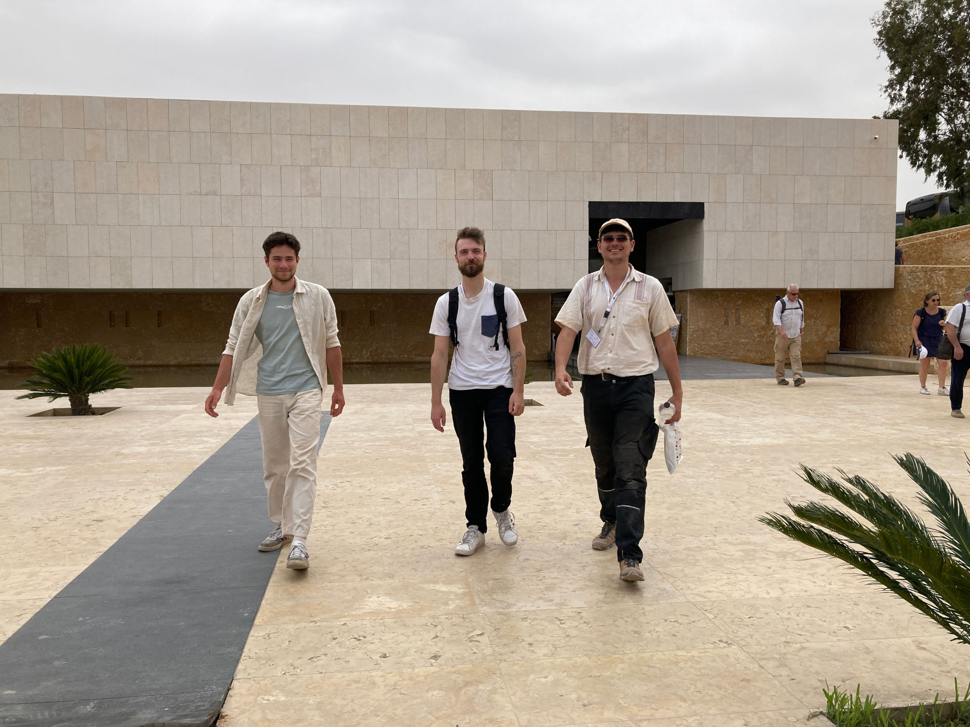 Fig. 54: Maximilian Arnold, Niklas Jungmann and Ernst Tolksdorff after a visit at the Petra Museum (photo: André Barmasse).