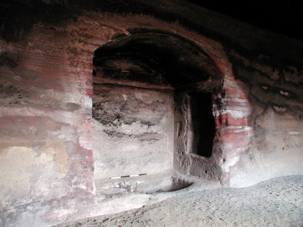 Fig. 29: Arcosolium in Tomb 779 (photo: L. Wadeson)