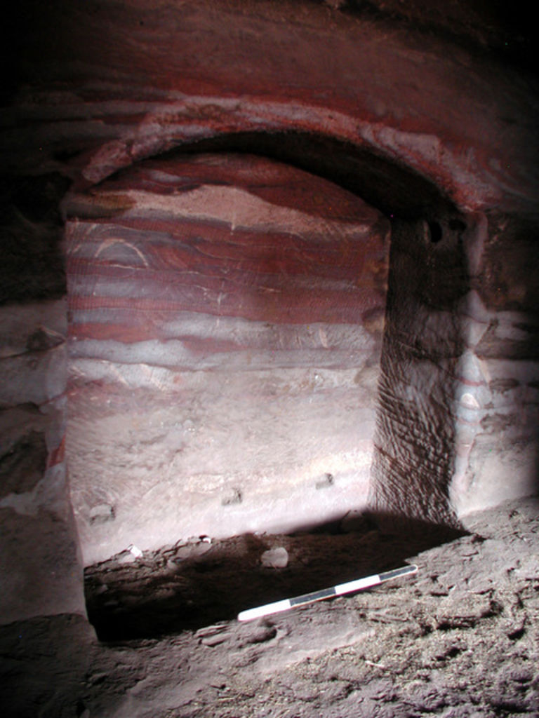 Fig. 37: Arcosolium of Tomb 781 (photo: L. Wadeson)
