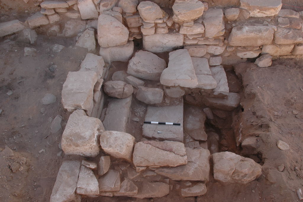 Fig. 5:	ST 20, stairway leading from main hall to entrance in later phase with narrowed steps and doorway (photo: S. G. Schmid)